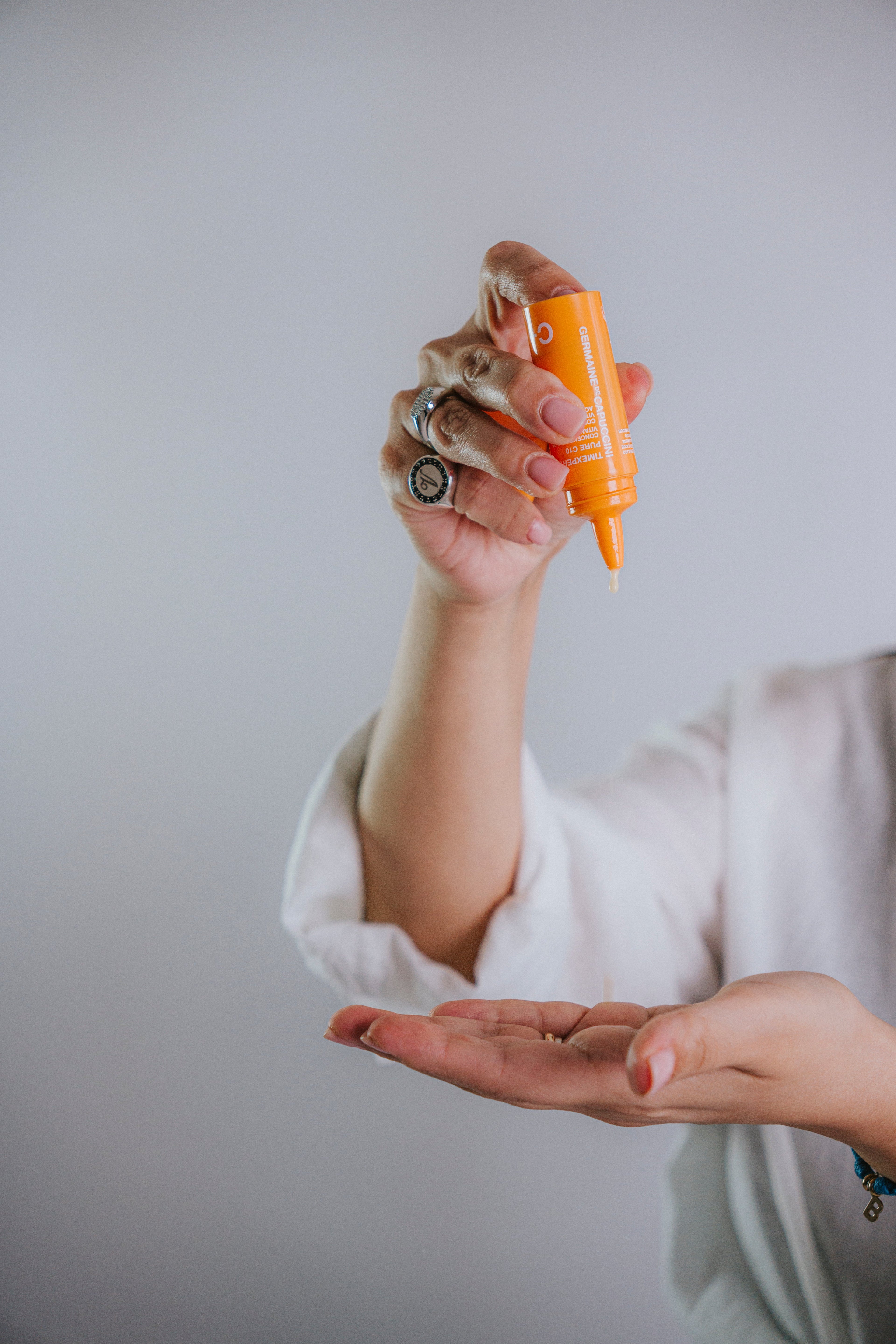 Vitamina C per il viso: benefici e come usarla